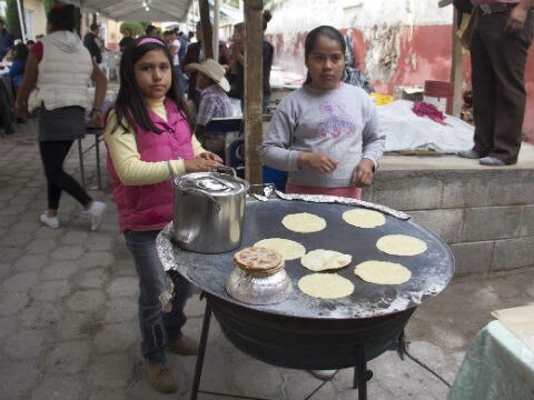 27 mil niños laboran
