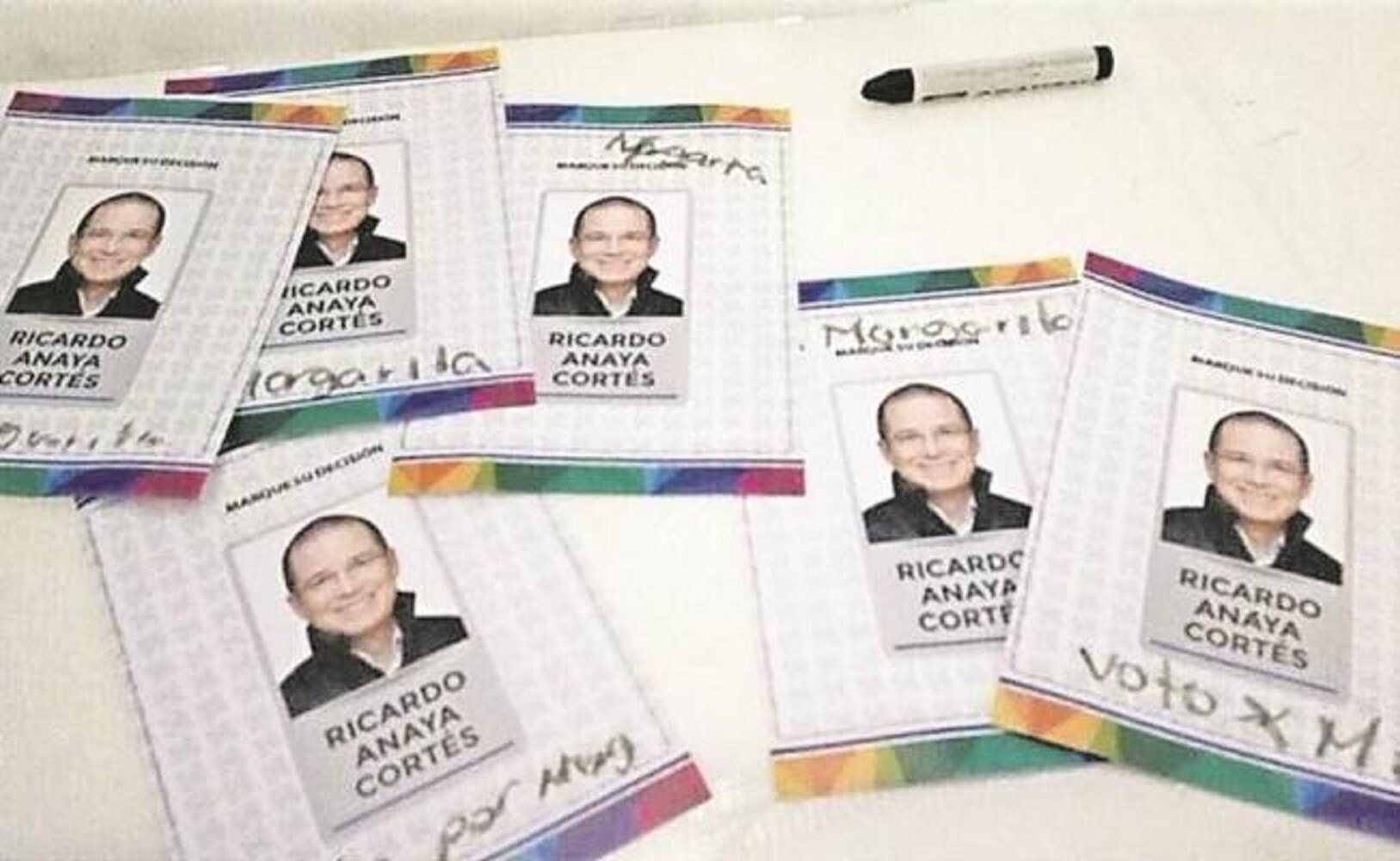 Panistas ponen mensajes contra Ricardo Anaya en votación interna