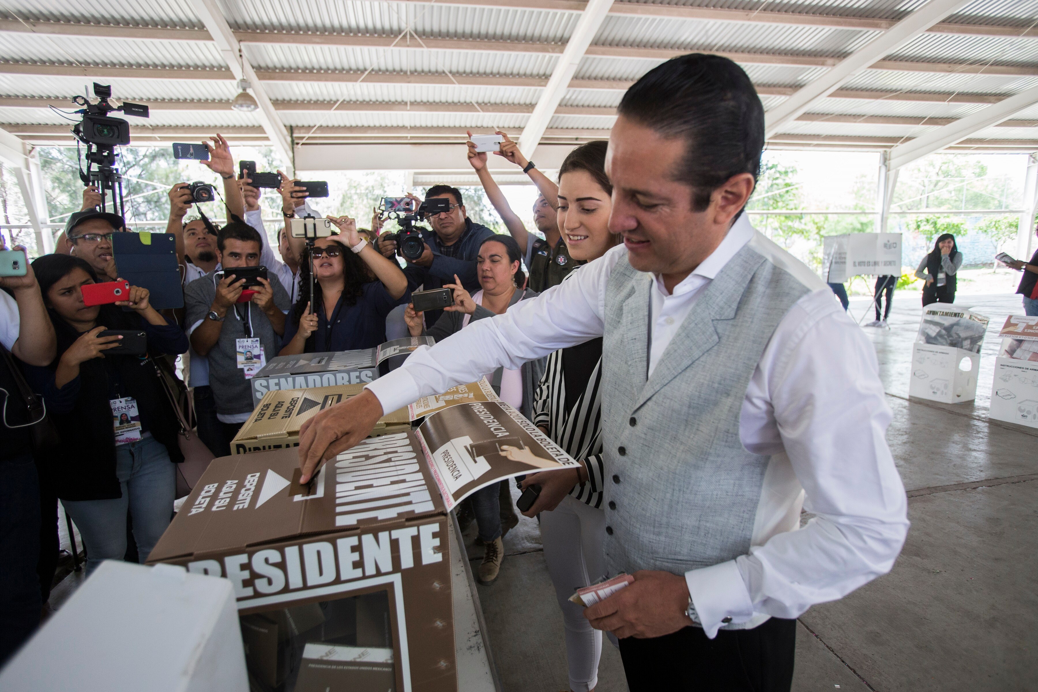 Domínguez Servién votó por todos los candidatos del PAN