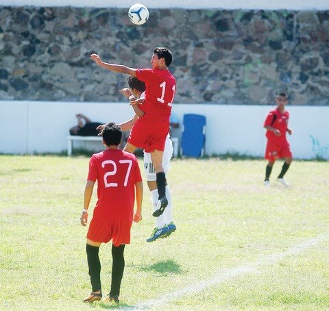 Corregidores derrota a Paracho
