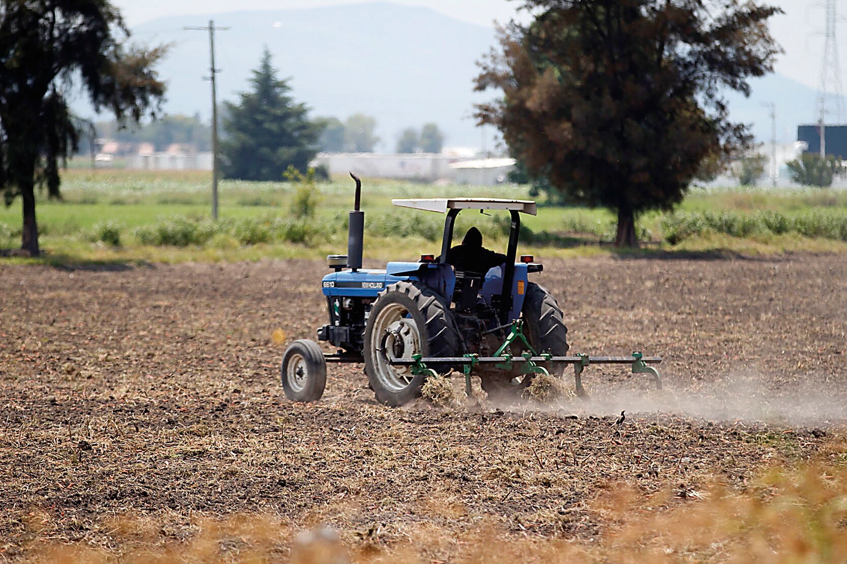 Investigan a servidor por verter desechos en SJR