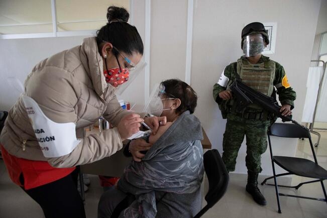 Piden a Federación 8 mil vacunas más para profesores