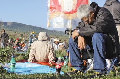 Caminan con fe y devoción por vía 57