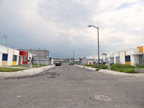 Denuncian a empresas por casas