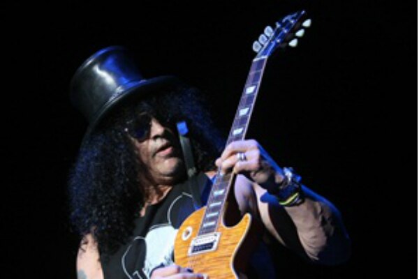 Slash conquista con su guitarra al Palacio