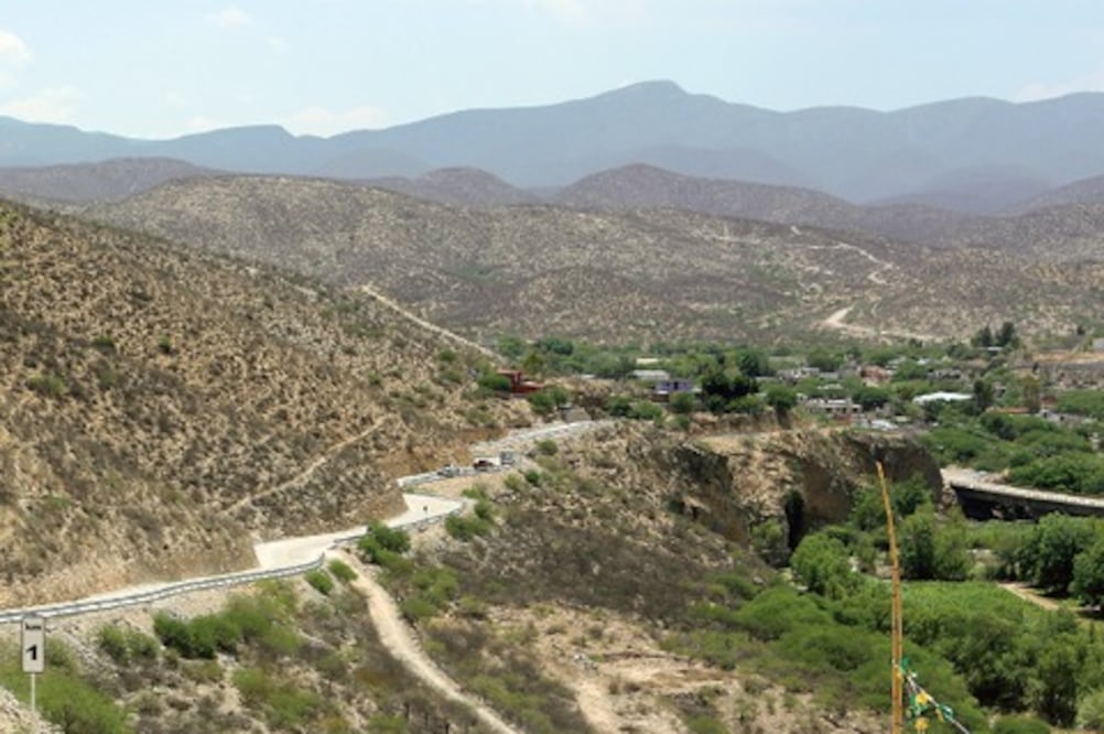 Urge en Pinal de Amoles modernizar caminos