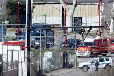 Suman dos muertos y varios heridos por toma de rehenes en Francia