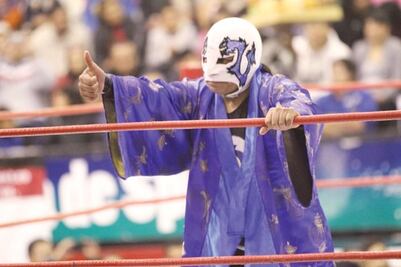   Dragón de Oriente, feliz de enseñar