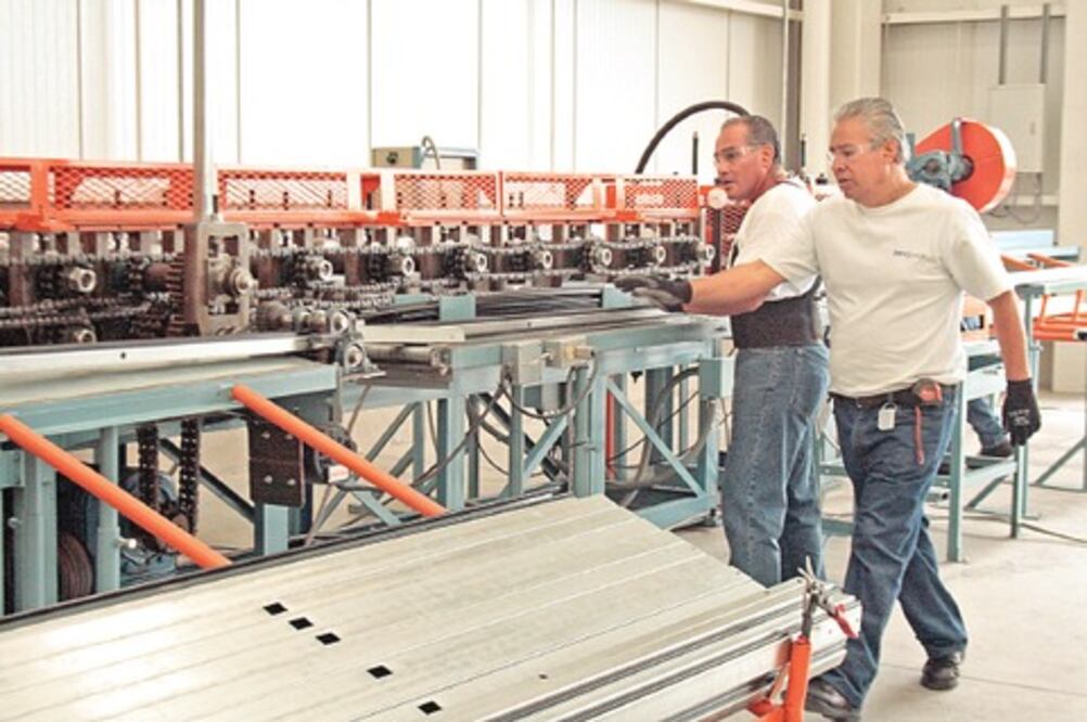 Pagan maquiladoras bajos salarios: Inegi  