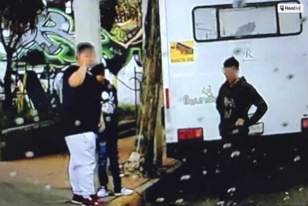 Modus operandi. Damián, de 13 años, y Ronaldo, de 12 años, integrantes de la banda de Los Diablitos, en sólo cinco días han sido detenidos y liberados en dos ocasiones por atracos cometidos con armas de juguete. Fotos: ESPECIAL