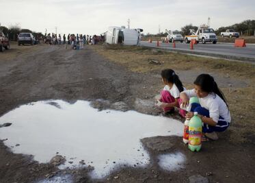 Vuelca pipa de leche