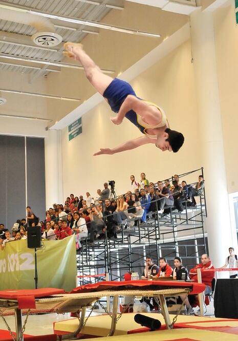 Otorgará SJR becas a 25 deportistas