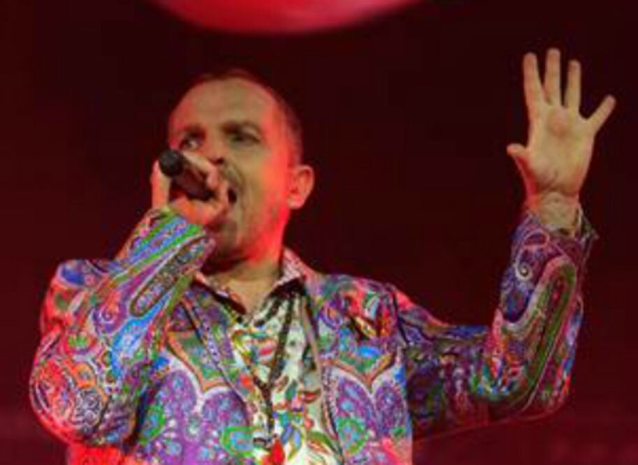 Rechaza Miguel Bosé la guerra