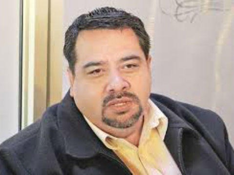 Defiende PRD a diputado faltista