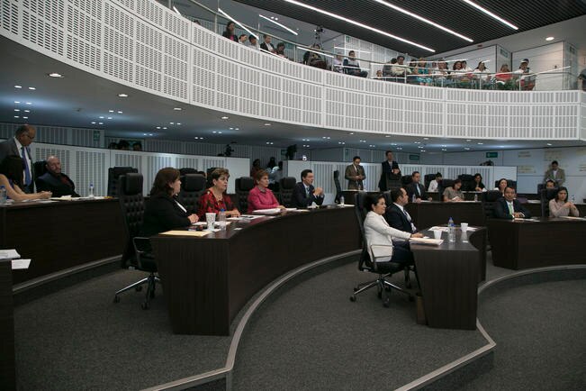 Diputados no prevén bajarse el sueldo