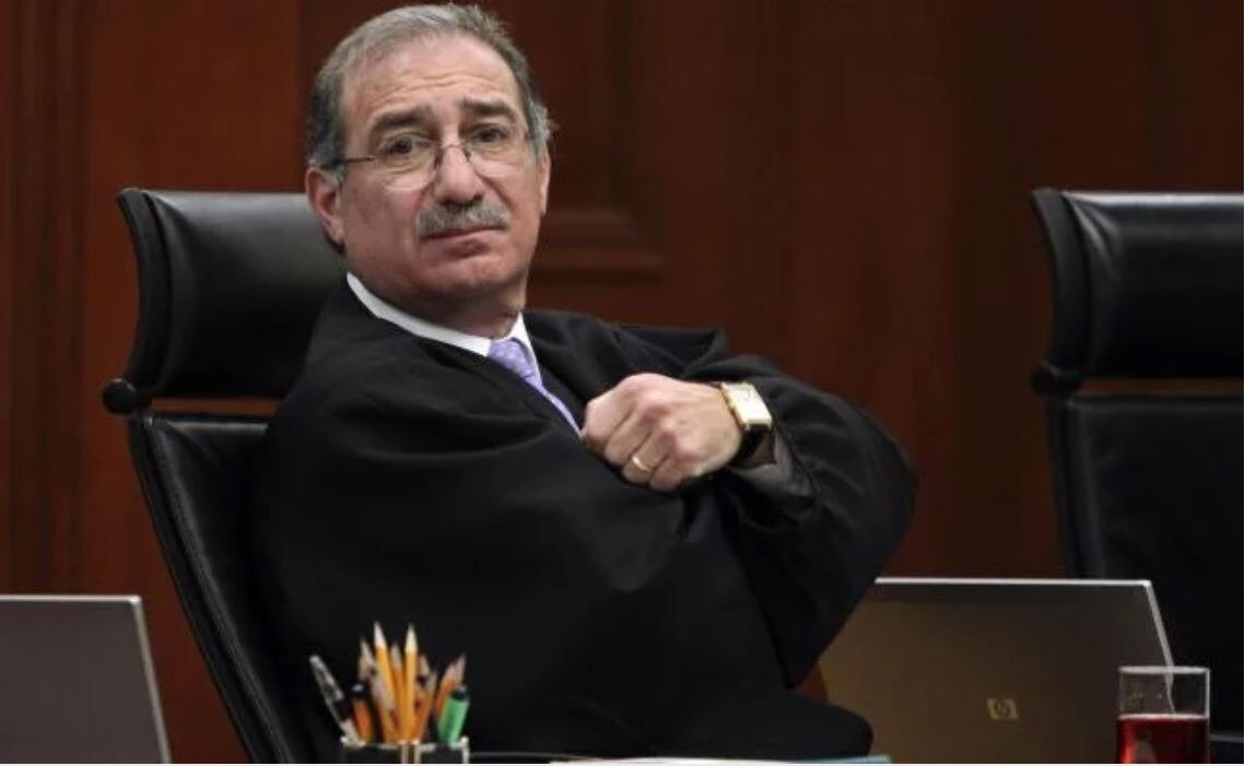 Morena alista juicio político contra Pérez Dayán por Ley Federal de Remuneraciones