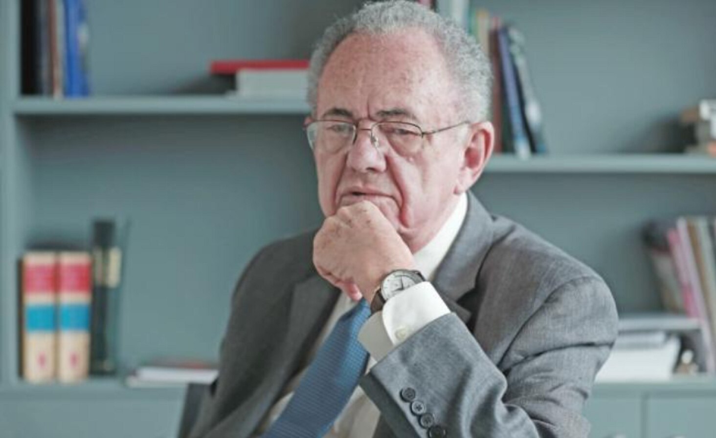 De ganar "sí" al NAIM en la consulta, se hará sin lujos