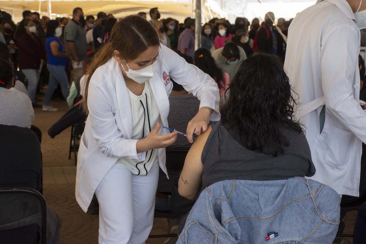 Convocan a mayores de 18 años a completar esquema de vacunación