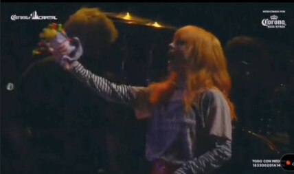 Video. Llegó la competencia del Dr. Simi; lanzan muñeca Lele a Paramore