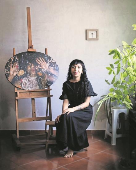 La pintura de Alix Yolitzin busca dignificar el cuerpo de la mujer