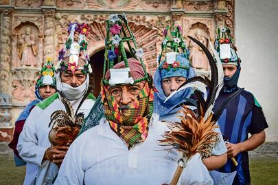 Alistan inauguración de Querétaro en Los Pinos