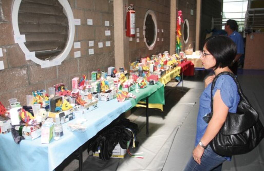  Clausuran niños curso de verano en la universidad 