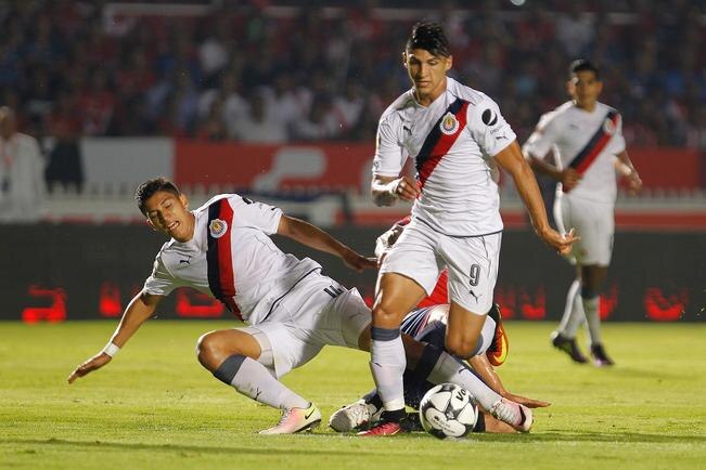 Alan Pulido espera poder marcar hoy (IMAGO7)