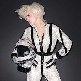 Gaga, astronauta del amor