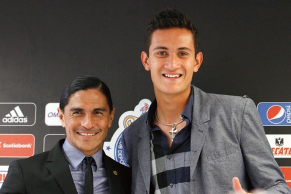 Raúl Gudiño deja a las Chivas y se va al Porto