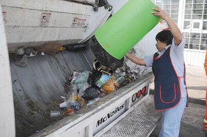 Calidad, por encima de costo, secretario