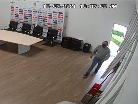Denuncian robo de computadoras al Club Querétaro