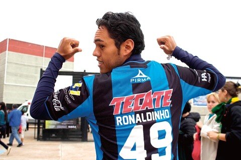 La afición vislumbra a Gallos como campeón