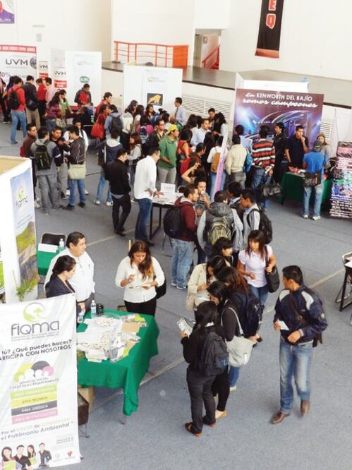 Llevan a cabo una feria del empleo