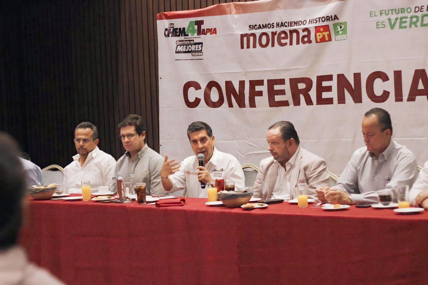 Chema Tapia promete vivienda para burócratas