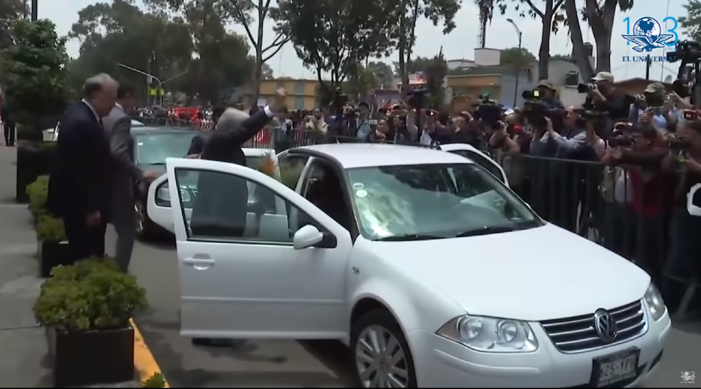 Autos de la austeridad, los Jetta de López Obrador