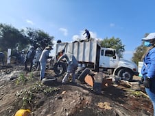 Sacan 300 llantas del río Pueblito tras jornada de limpieza