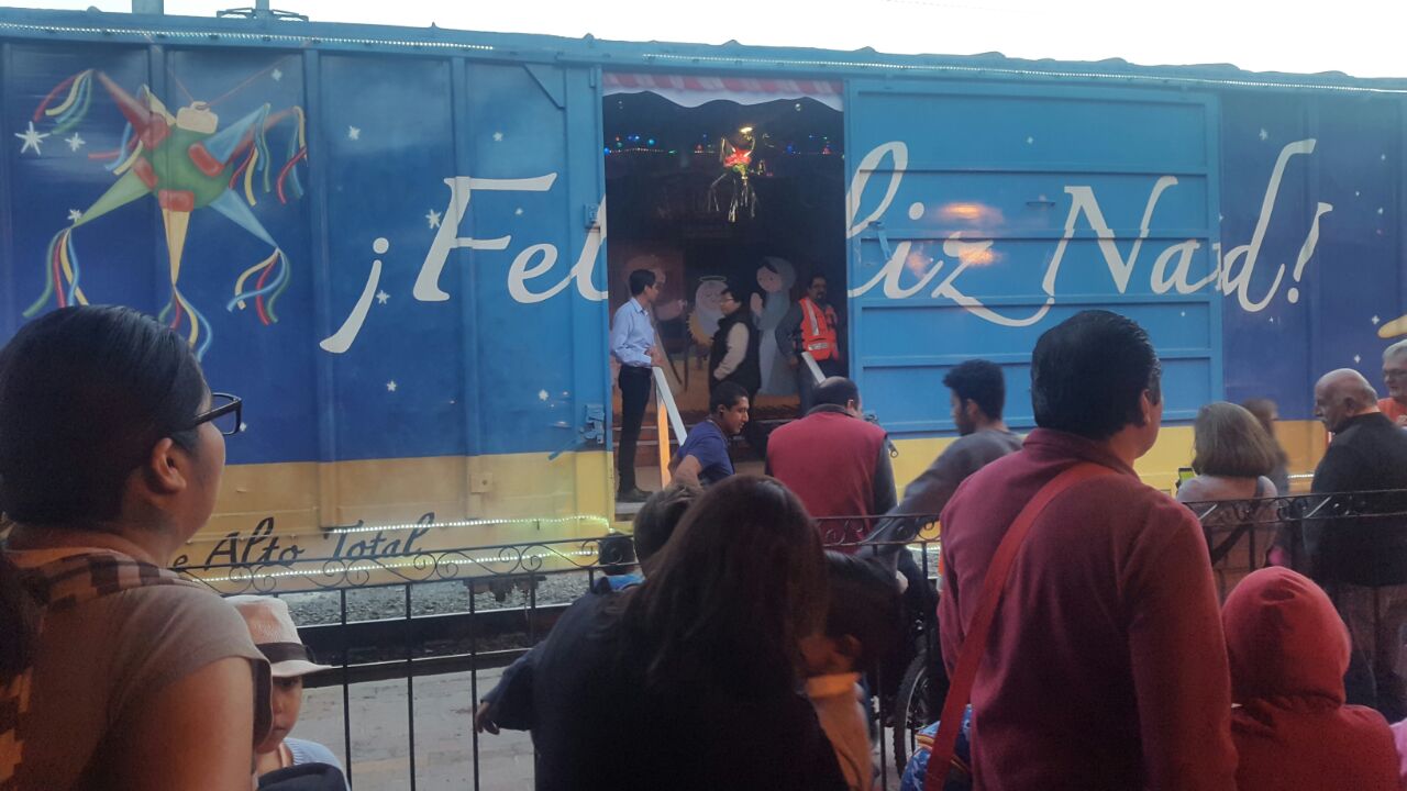 Tren navideño llegó a Querétaro