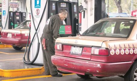 Avanzan 2 mil 800 amparos contra el gasolinazo