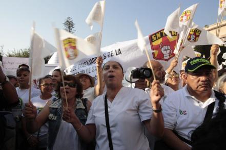 #Crónica|Reclaman derechos laborales en desfile