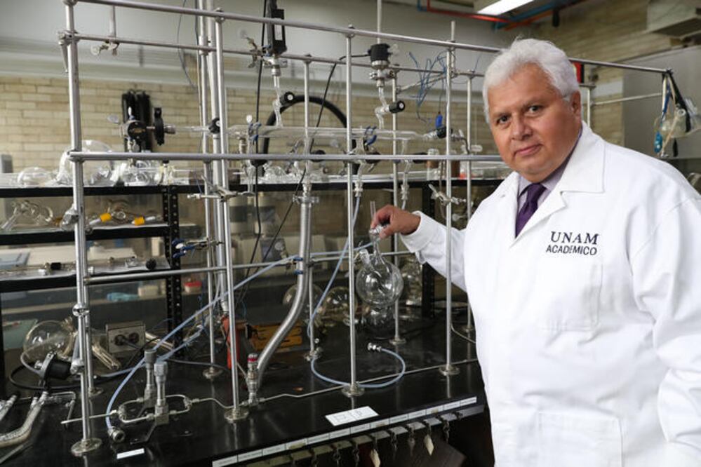 Rafael Navarro afirma que la NASA inició la construcción de un nuevo robot que va a ser lanzado a Marte en 2020 y con el que se pretende recolectar rocas espaciales (Fotos: JUAN CARLOS REYES)