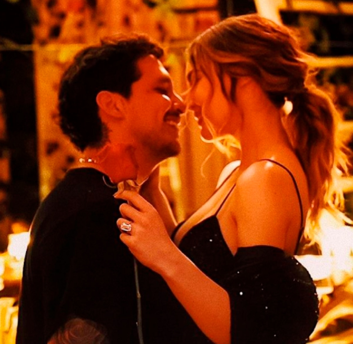 Christian Nodal podría pedir de vuelta el anillo de compromiso que le entregó a Belinda