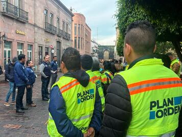 Desalojan a comerciantes ambulantes del Centro Histórico