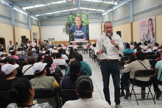 Calzada compromete más apoyos sociales