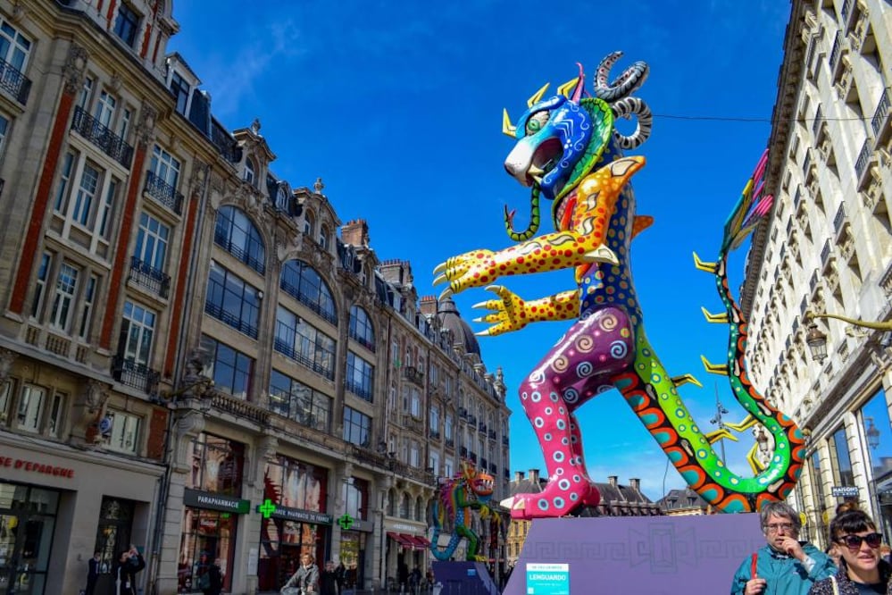 La Facultad de Bellas Artes (FBA) de la Universidad Autónoma de Querétaro (UAQ) participa en el festival Lille 3000, edición 2019, El Dorado, con un alebrije de tres metros de largo y dos de alto.