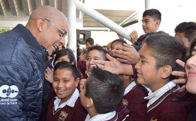 Entregan arcotecho número 76 a secundaria Las Américas