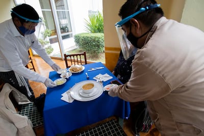 Reapertura. Hoteles modifican el servicio a los clientes