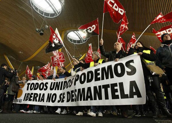 Inicia huelga en Iberia con mil 200 vuelos cancelados