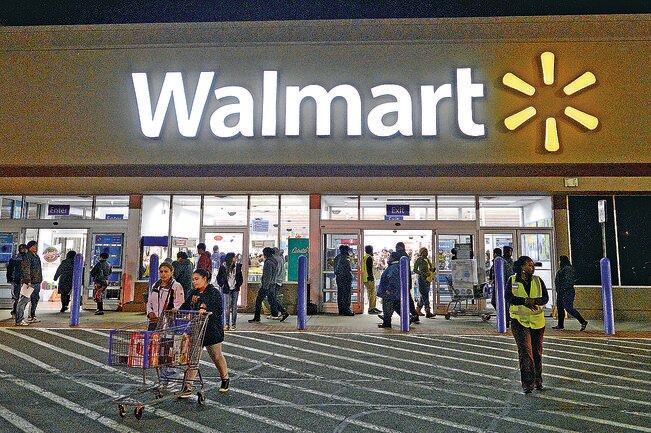 Suburbia impulsa utilidades de Walmart