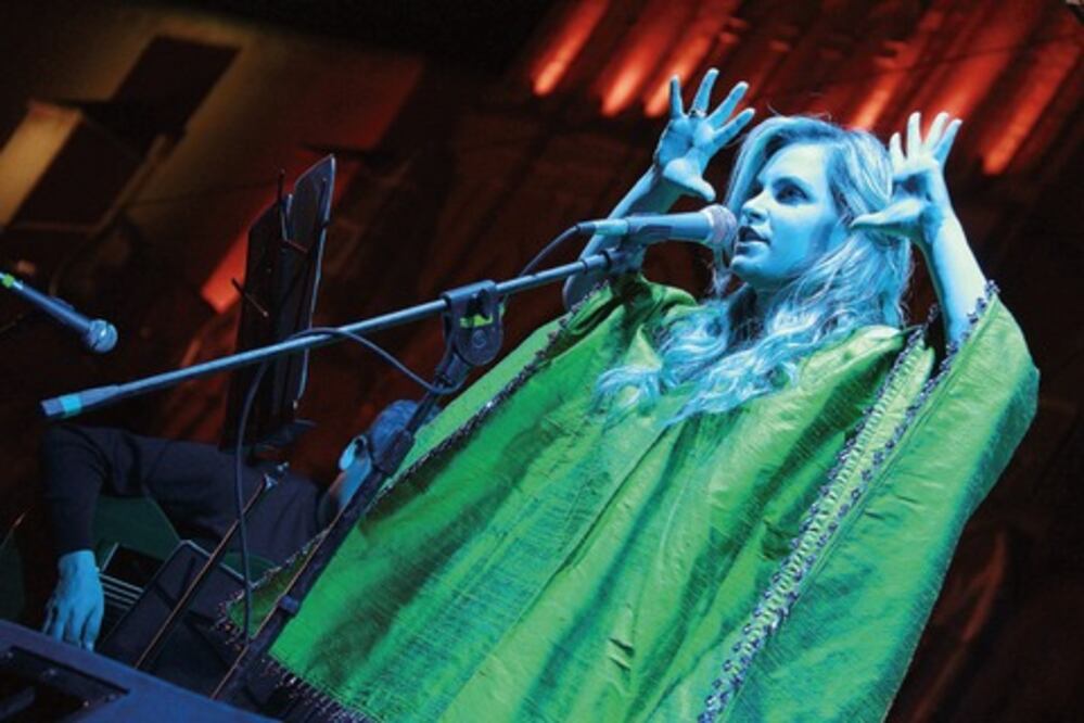 Rinden homenaje a Chavela Vargas