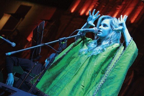 Rinden homenaje a Chavela Vargas